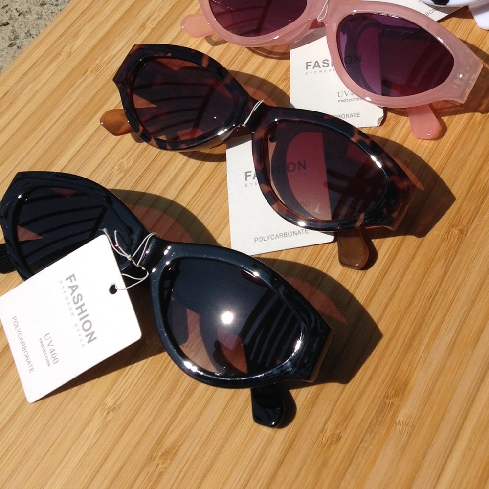 Black or pink Trendy sunglasses